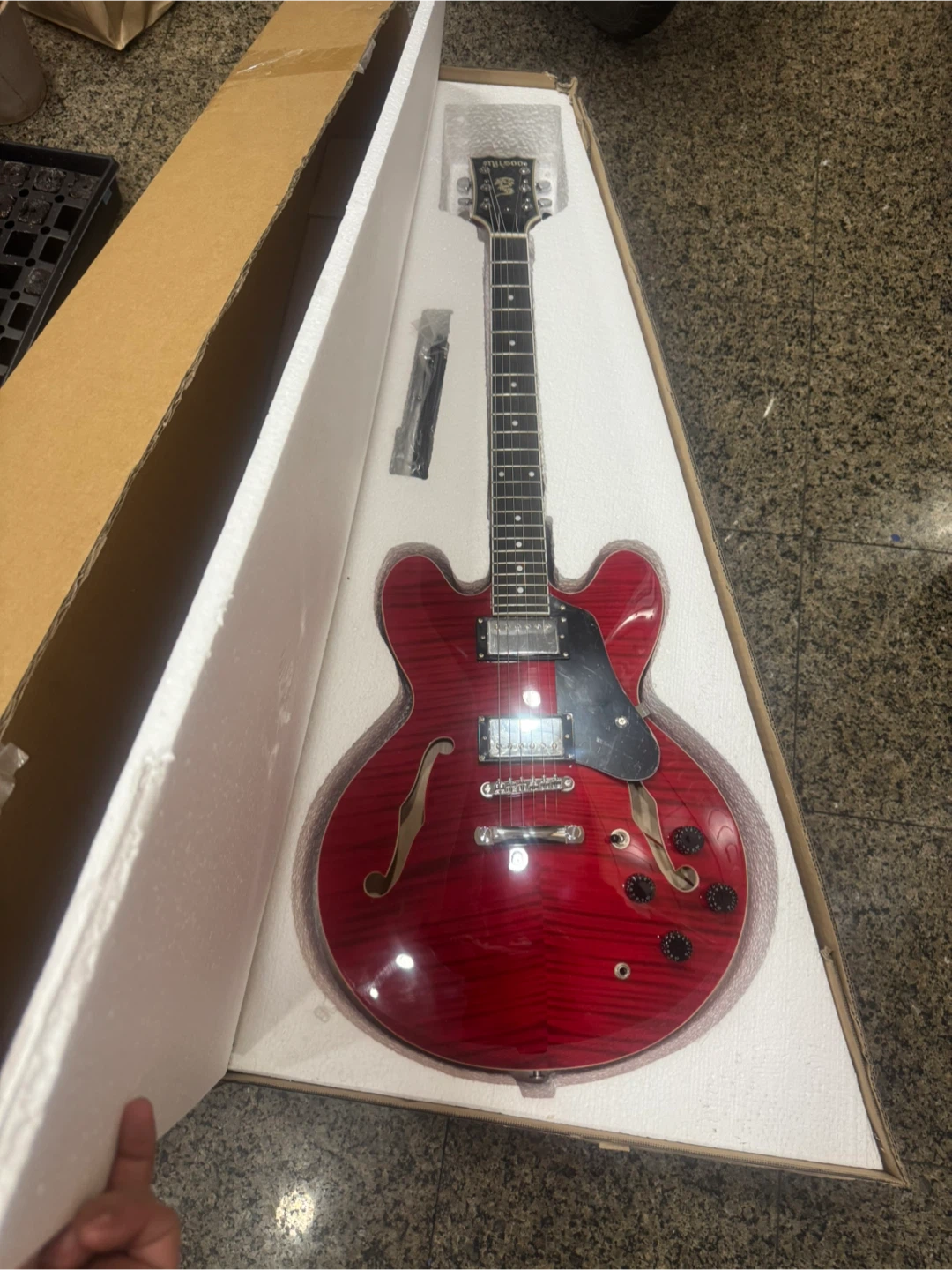 Musoo 335 Style Jazz Electric Guitar - Red Flame Maple Top