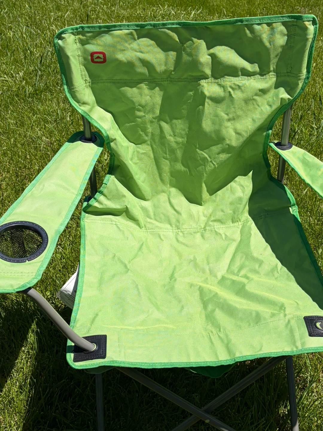 3 adult fold up chairs with cup holder - photo 3