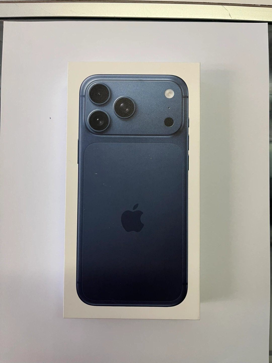 Apple iPhone 17 Pro Max - photo 2