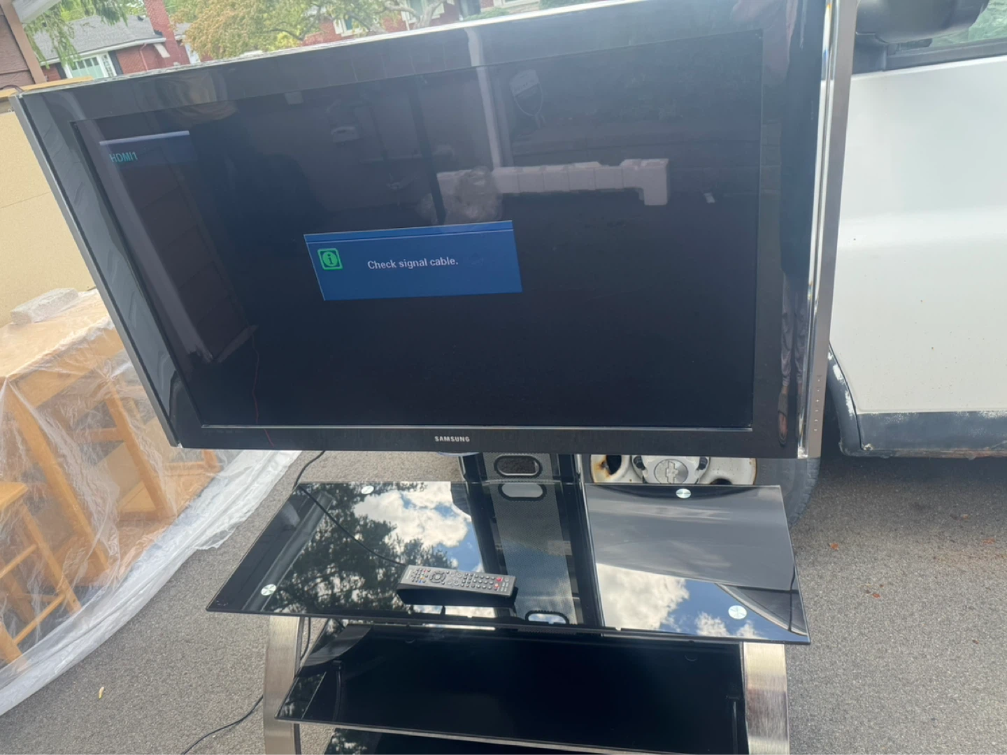 Samsung TV with Glass Media Stand - photo 4
