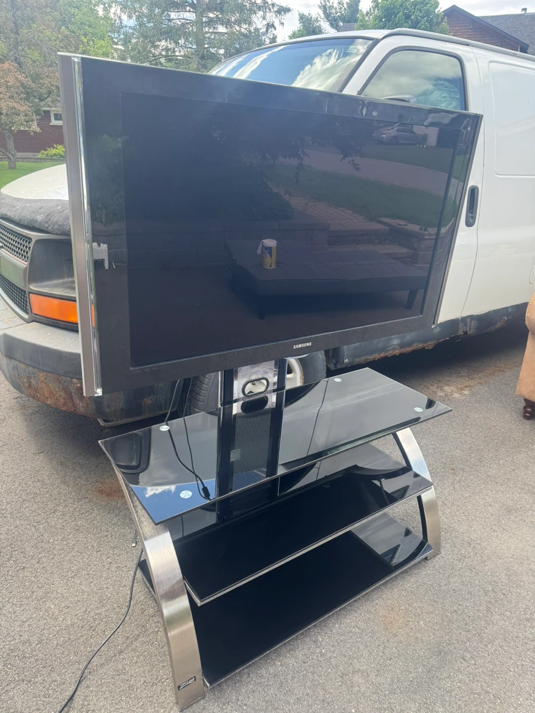Samsung TV with Glass Media Stand - photo 2