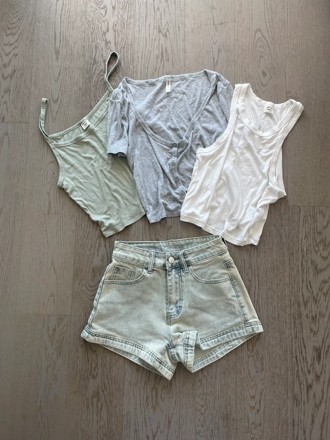3 Women's Tops and Skirt Bundle - photo 3