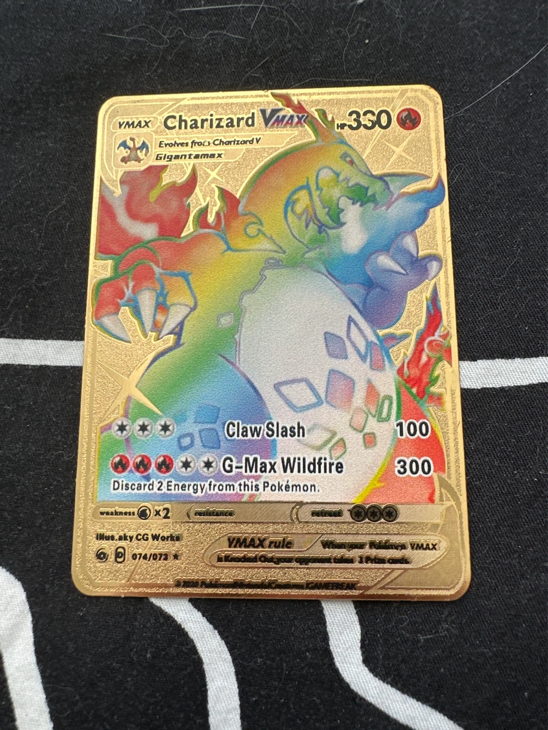 Pokémon Charizard VMAX Trading Card (074/073)