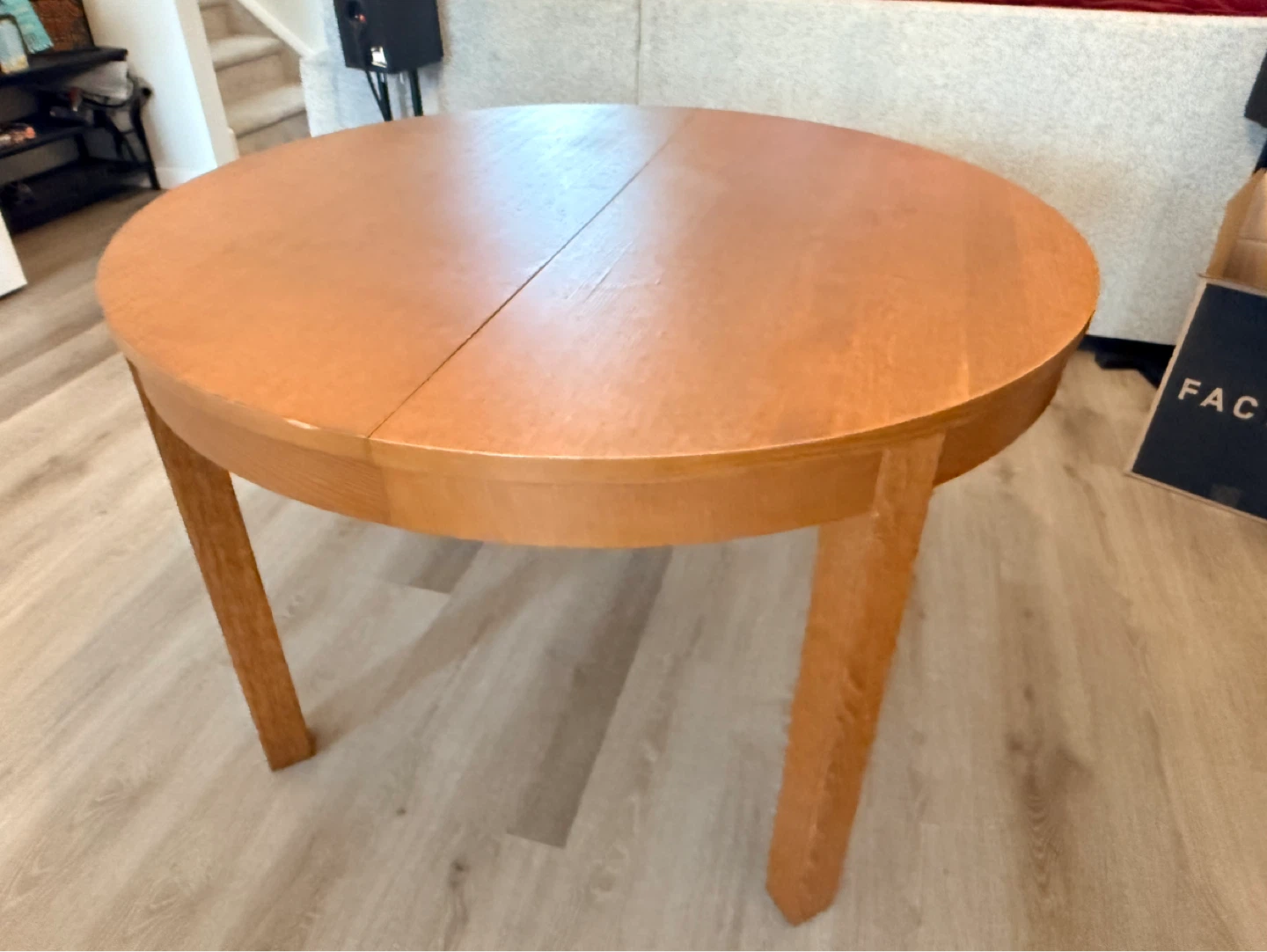 Extendable Dining Table (no chairs)
