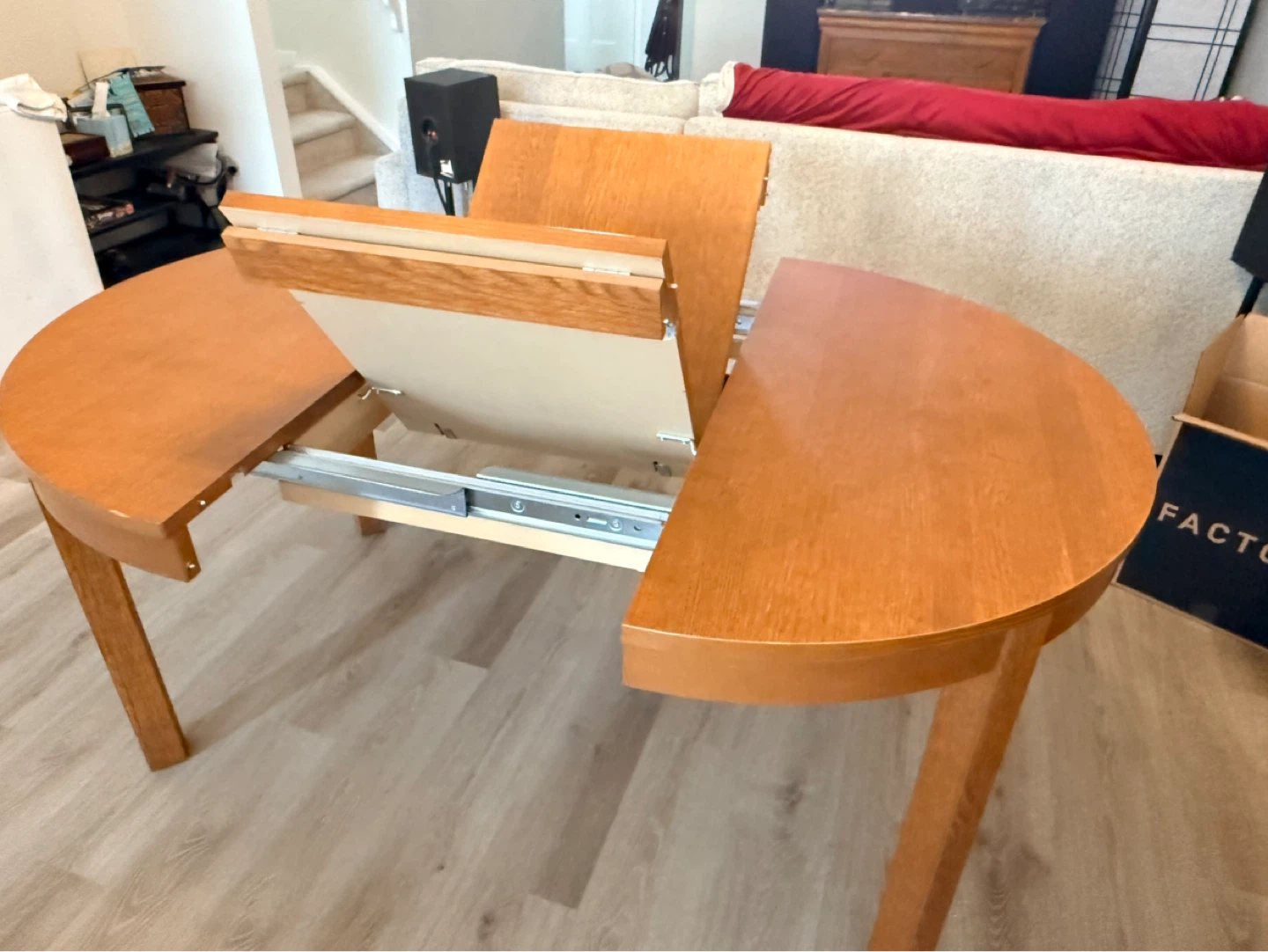 Extendable Dining Table (no chairs) - photo 3