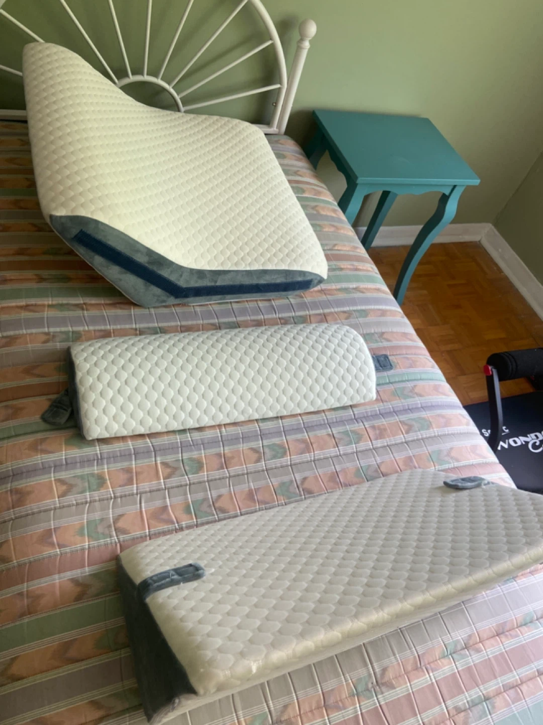 Wedge Pillow Set with Neck Support Pillow