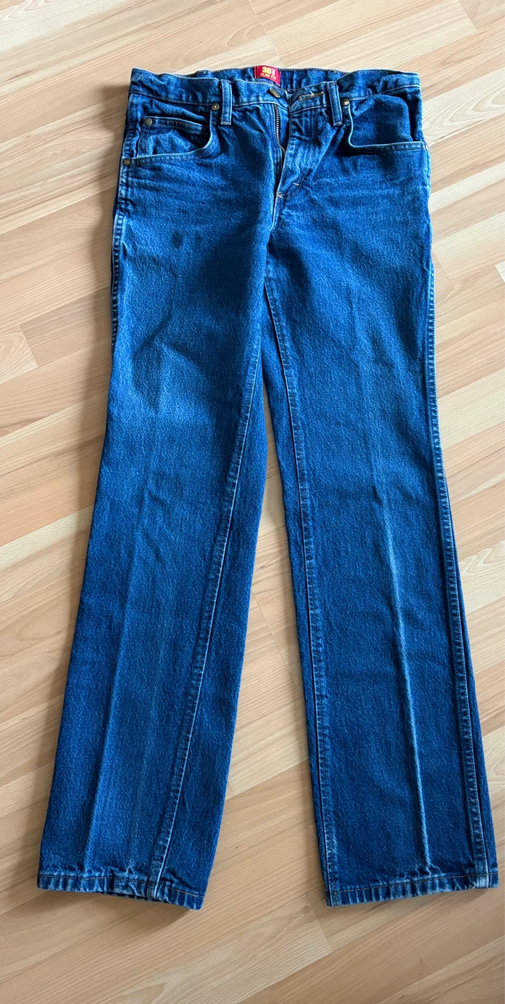 Men’s Wrangler Jeans Size 30 x 32 $10 firm - photo 2