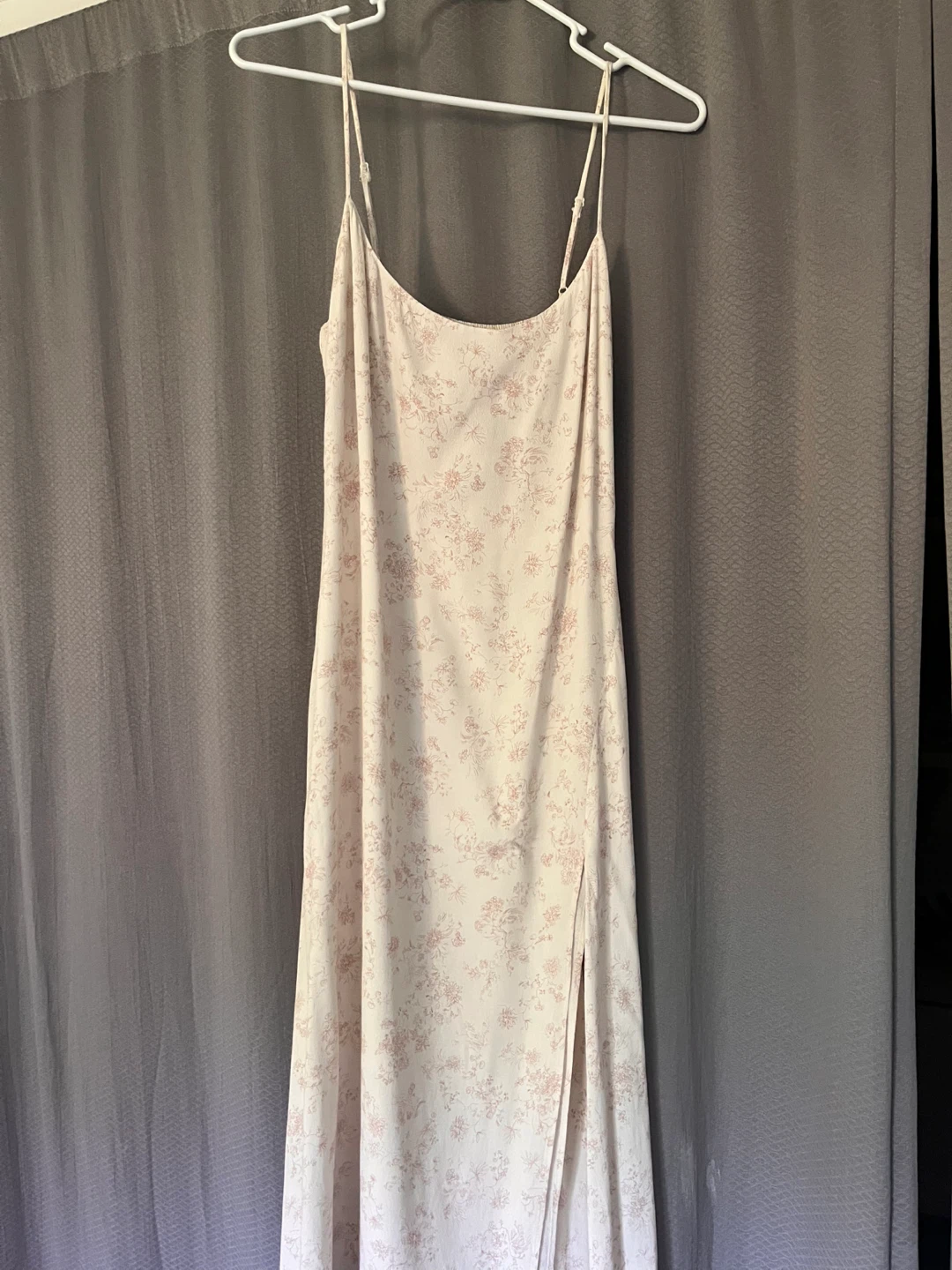 Ariztia - Floral Print Slip Dress - photo 2