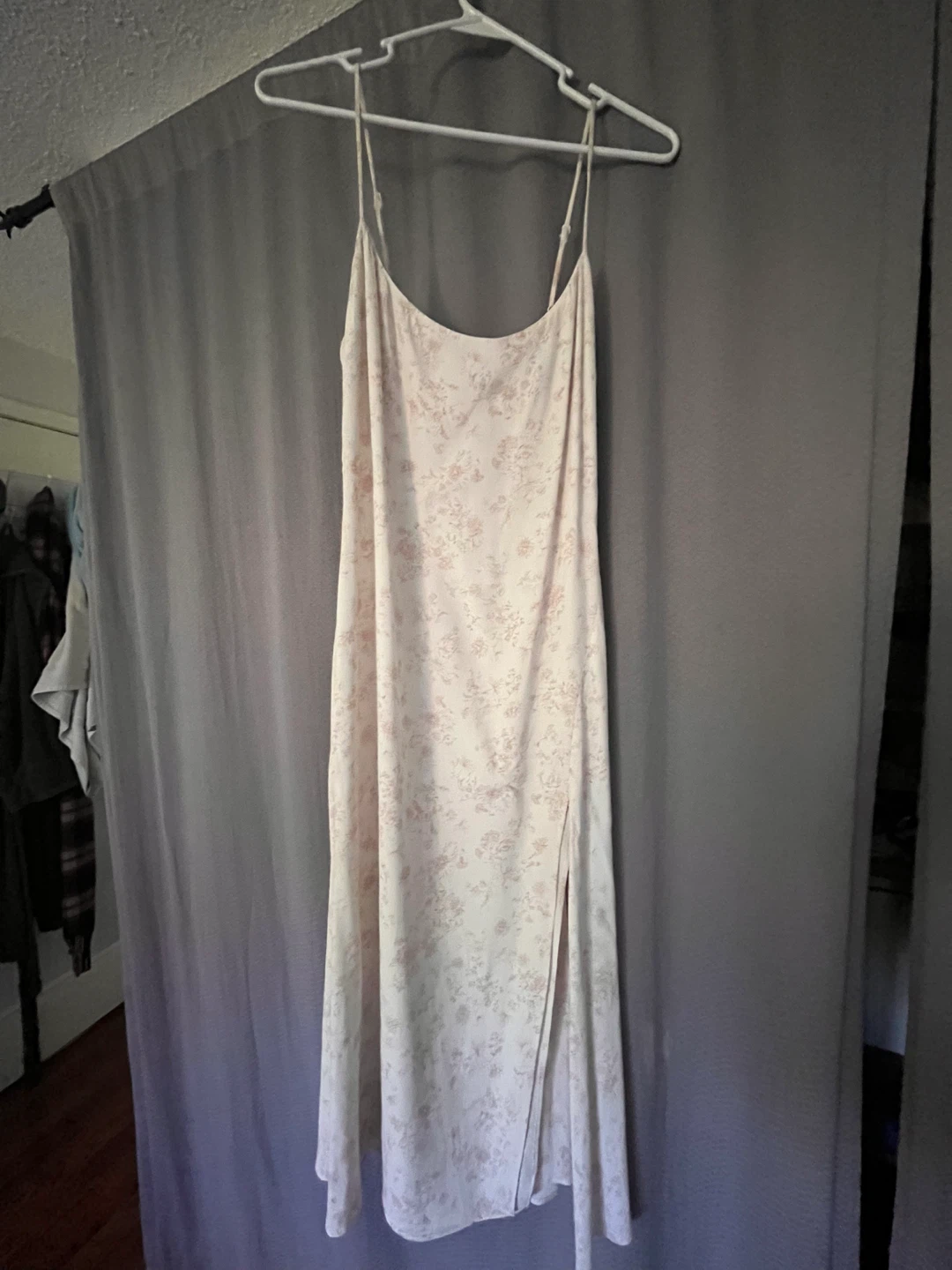 Ariztia - Floral Print Slip Dress