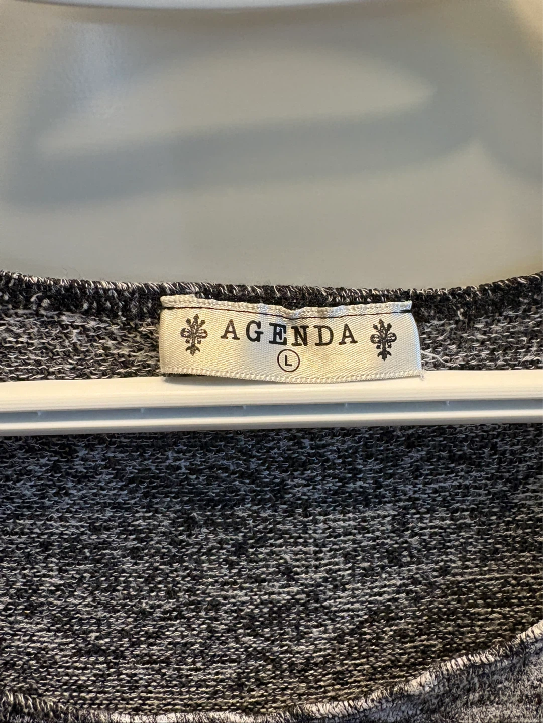 Women’s Shirt Size Large $3 firm - photo 3