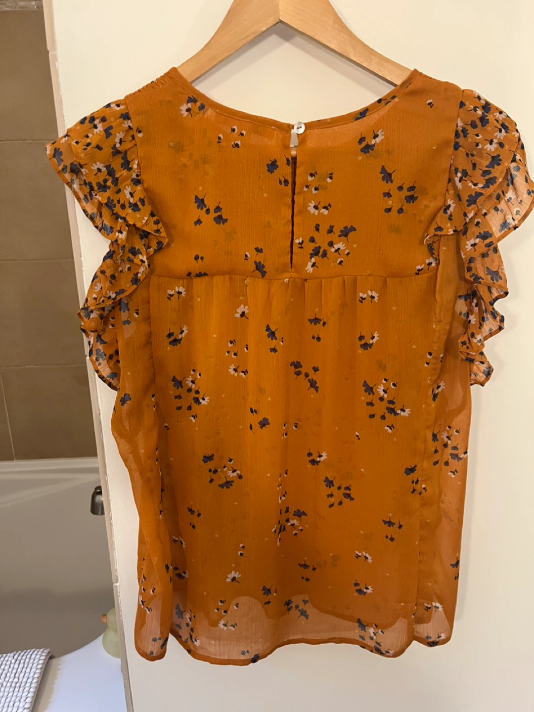 DR2 Burnt Orange Floral Ruffle Sleeve Blouse - photo 2