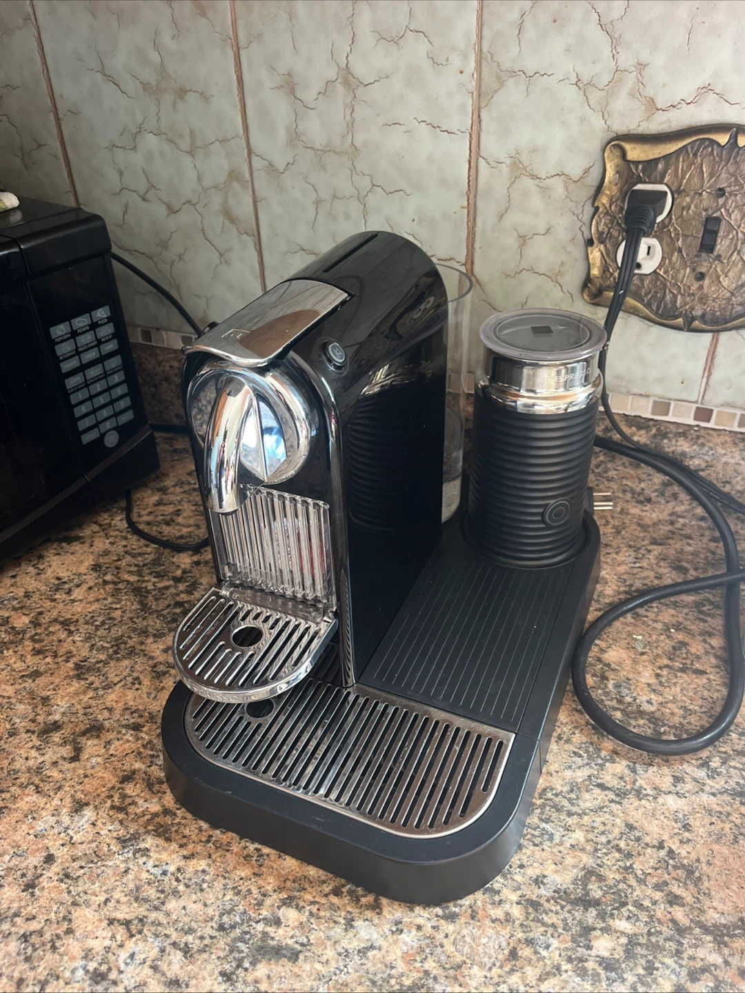 Nespresso Espresso Machine with Milk Frother - photo 3