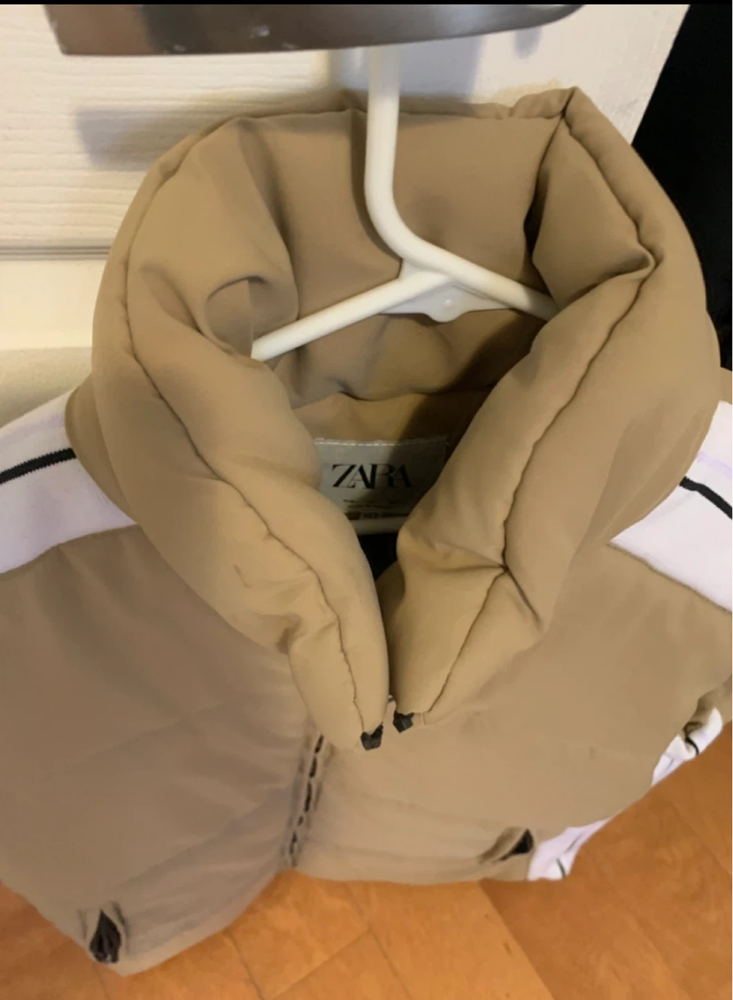 Men’s Zara Puffer Vest - Tan/White Stripes - Size L - photo 2