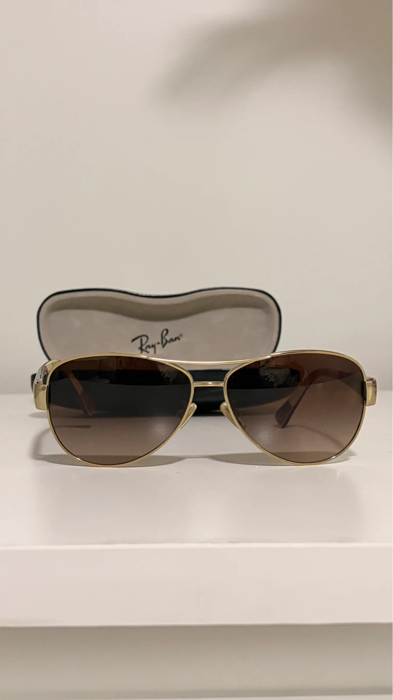 Coach HC 7003 (L012 Kristina) Sunglasses