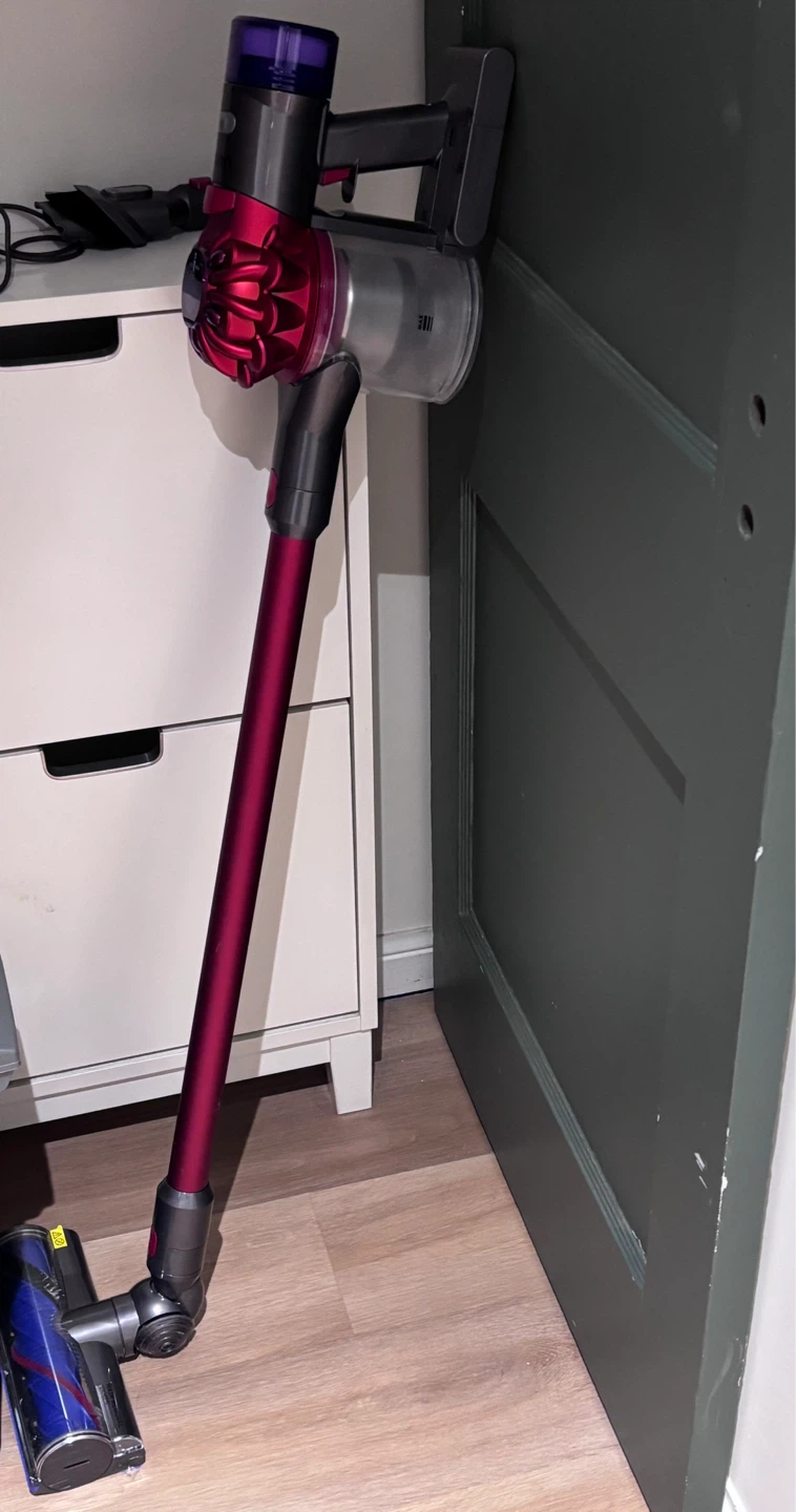 ***BRAND NEW**** Dyson V8 Animal Cordless Vacuum