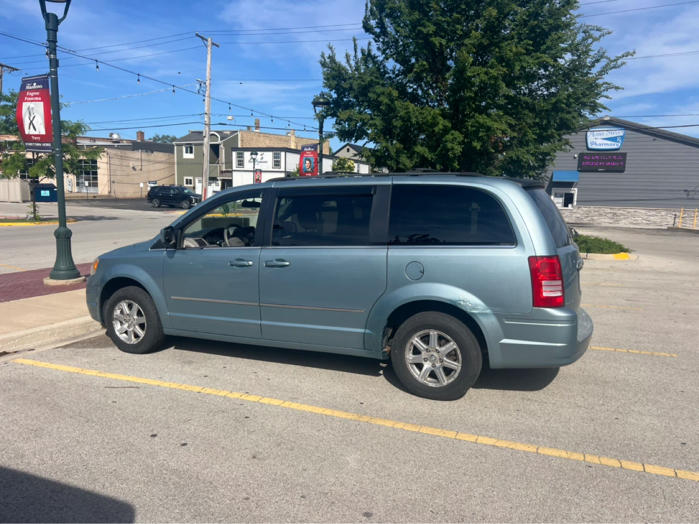 2009 Chrysler Town & Country - photo 3