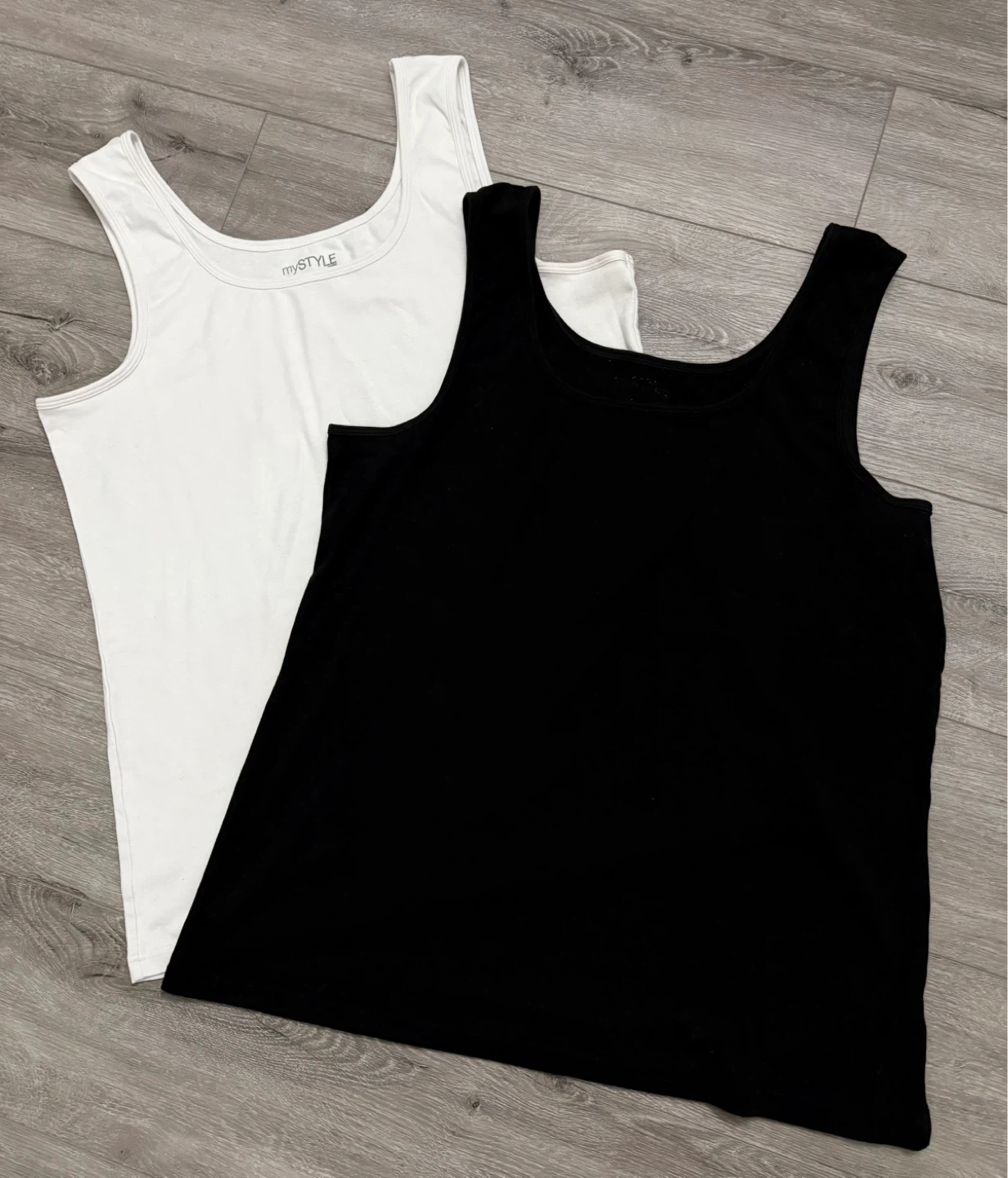 mySTYLE Scoop Tank Tops (3X) - Black & White
