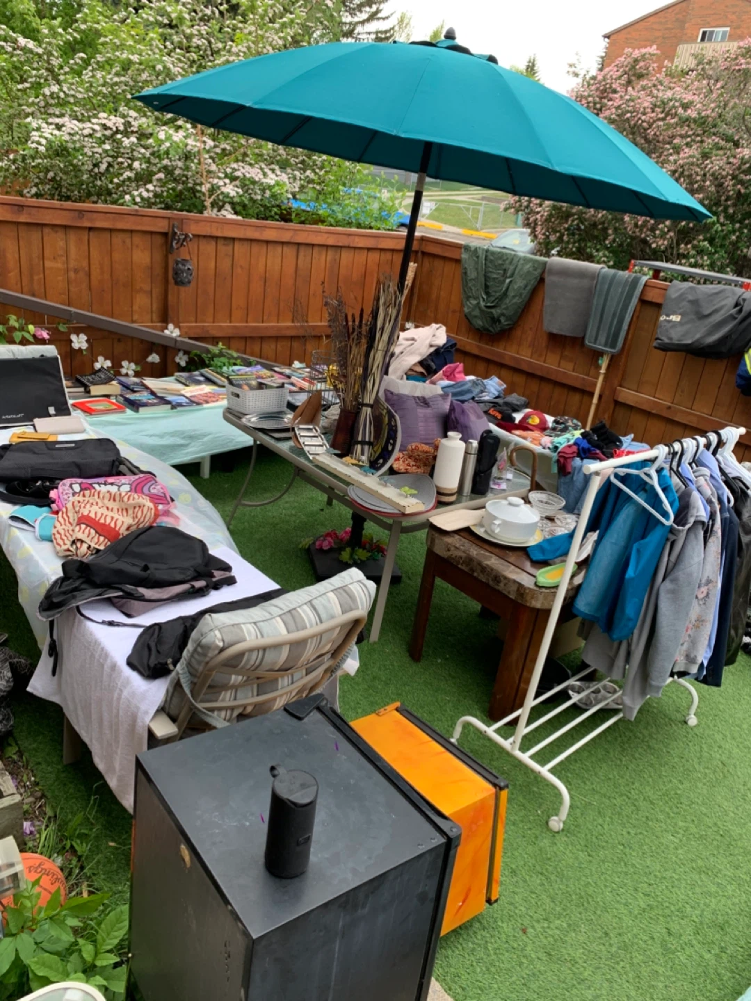 🔥 TODAY ONLY — GARAGE SALE IN CANYON MEADOWS SW - photo 2