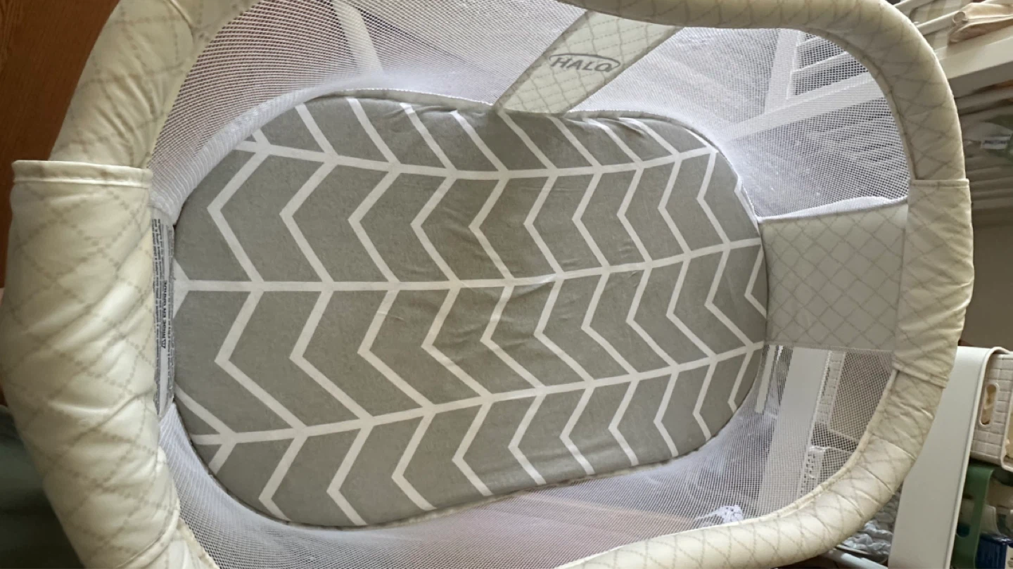 HALO Bassinest Swivel Sleeper - photo 4