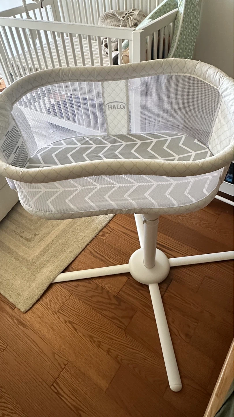 HALO Bassinest Swivel Sleeper - photo 2