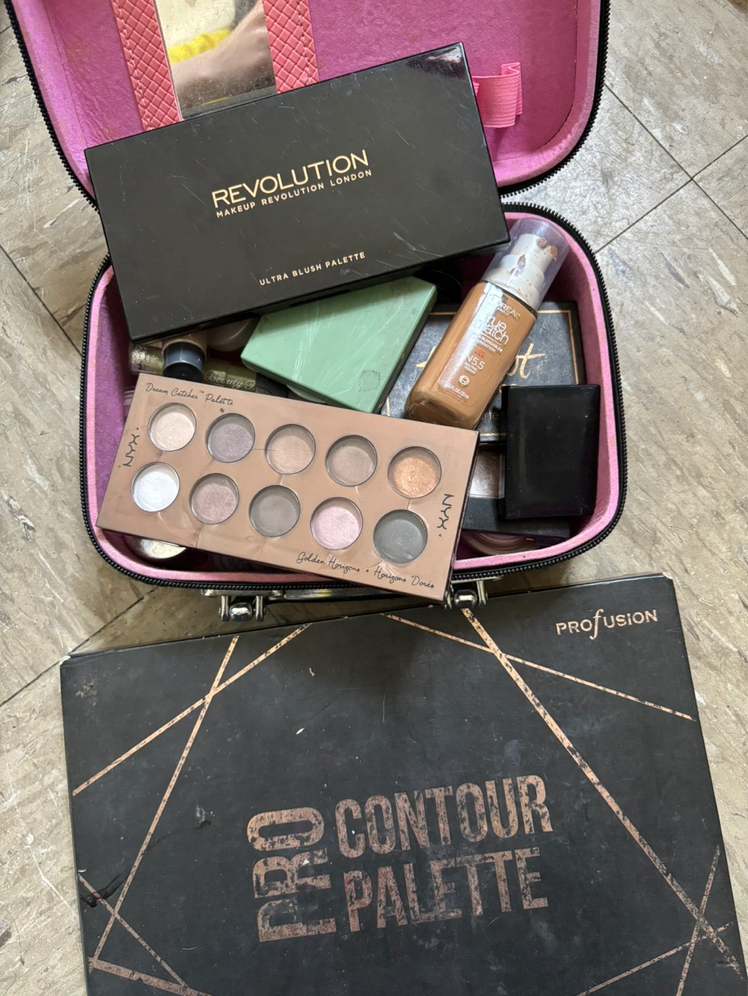 Assorted makeup bundle