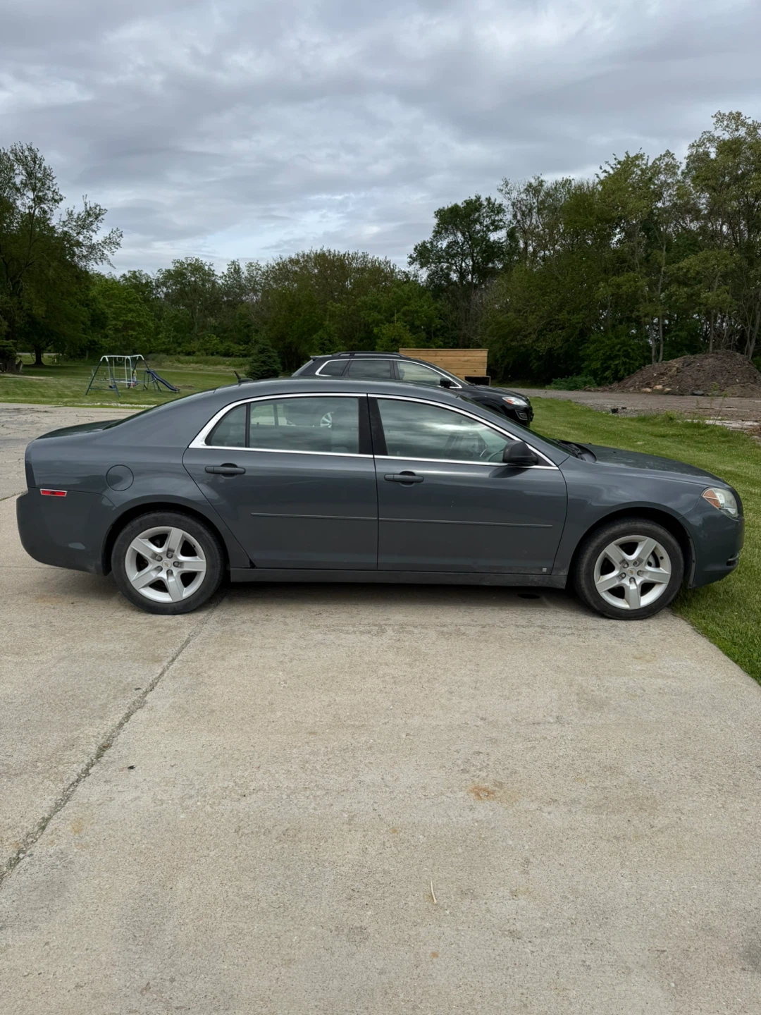 2009 Chevrolet Malibu LS Sedan - photo 3