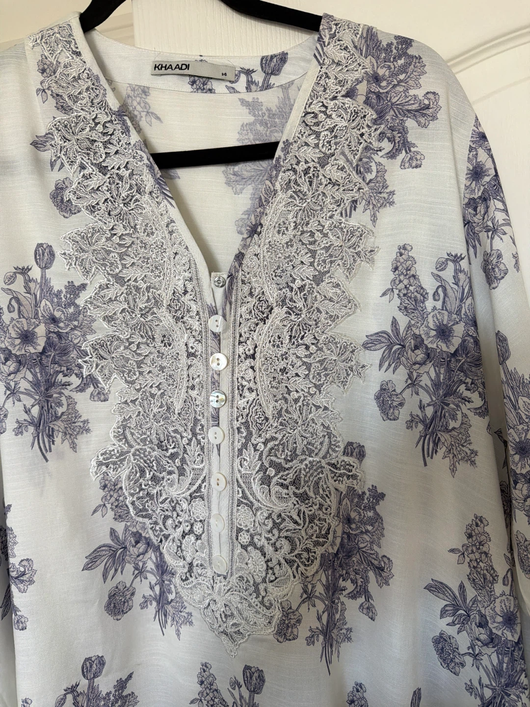 Khaadi White & Blue Floral Print Kurta - Size M - photo 2