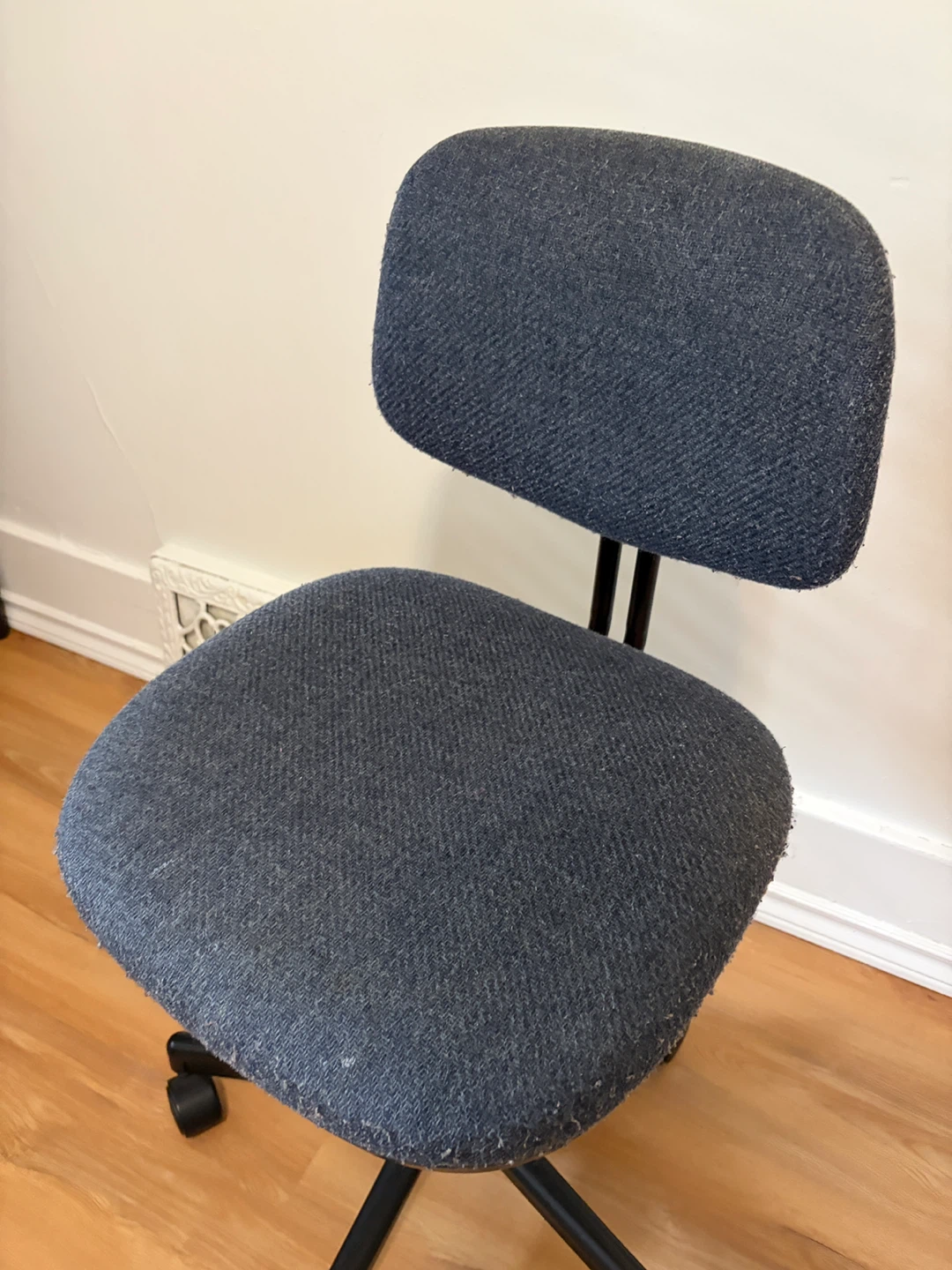 Blue fabric office chair with casters - photo 2