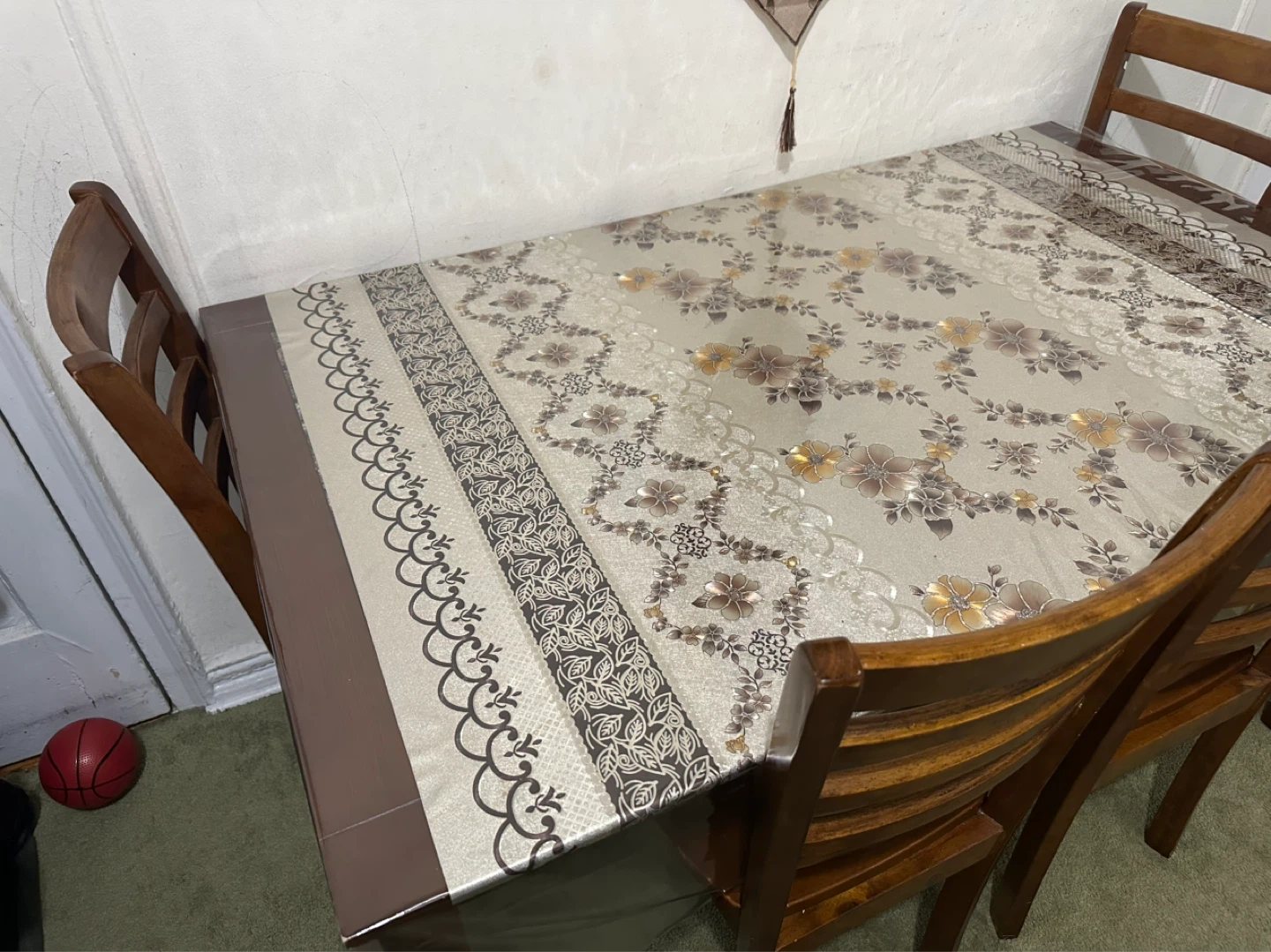Dinner table - photo 2