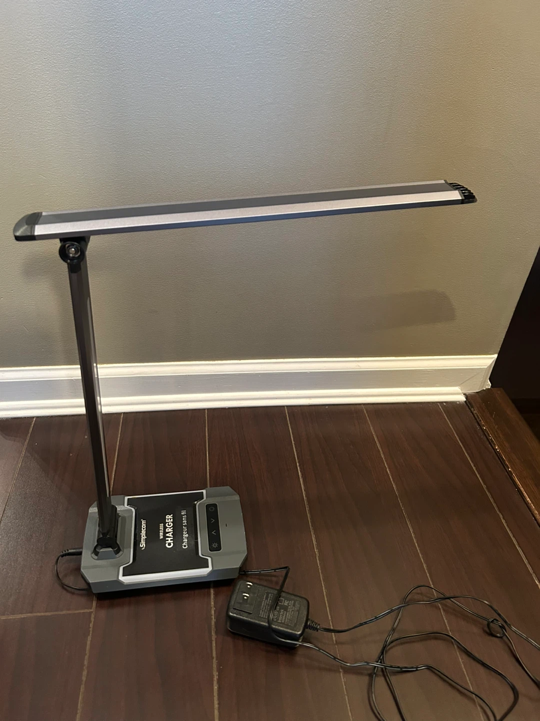Simplecom Wireless Charger LED Desk Lamp