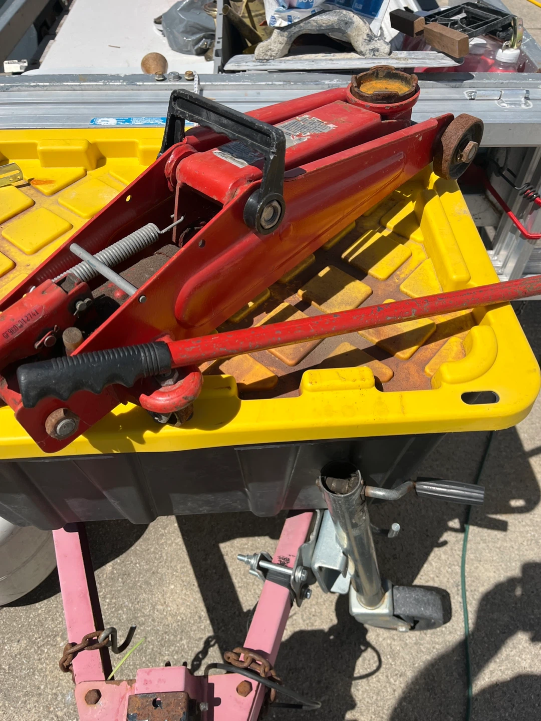 Red Hydraulic Floor Jack with Handle - photo 2