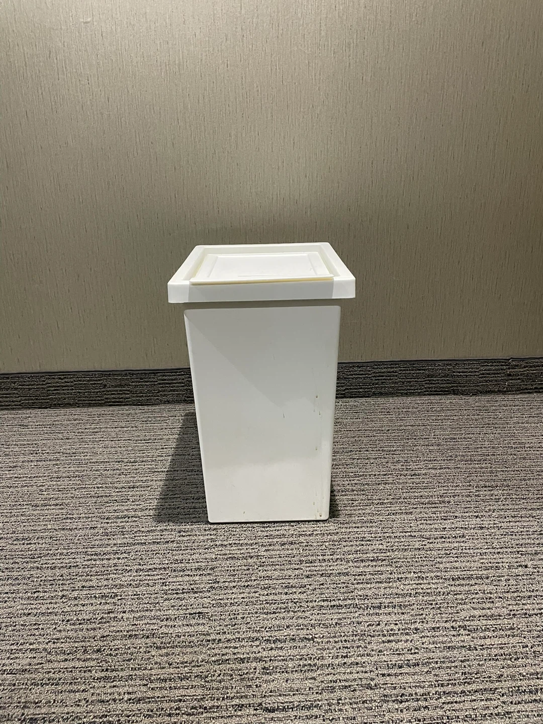 White Square Trash Can with Lid - photo 2