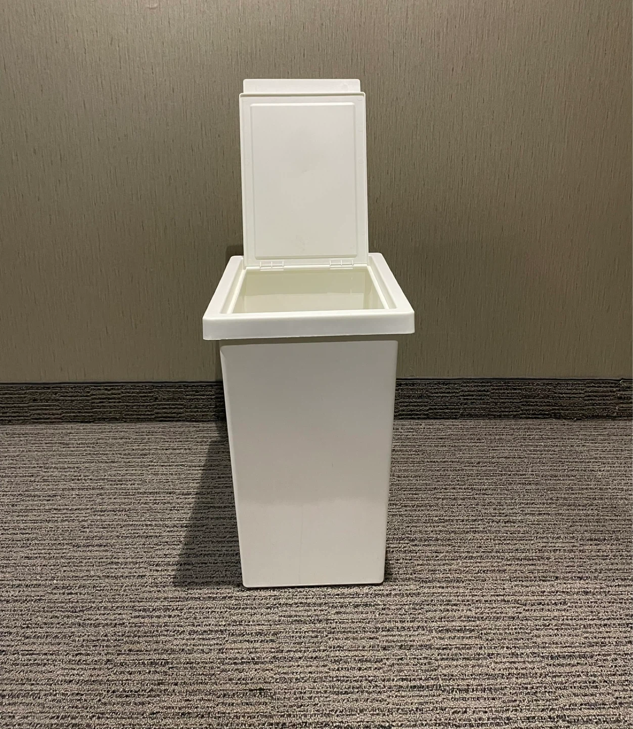 White Square Trash Can with Lid - photo 4