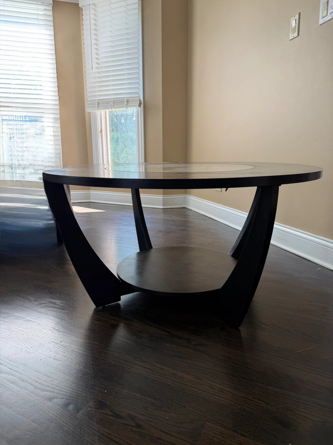 Round Coffee Table with Glass Insert