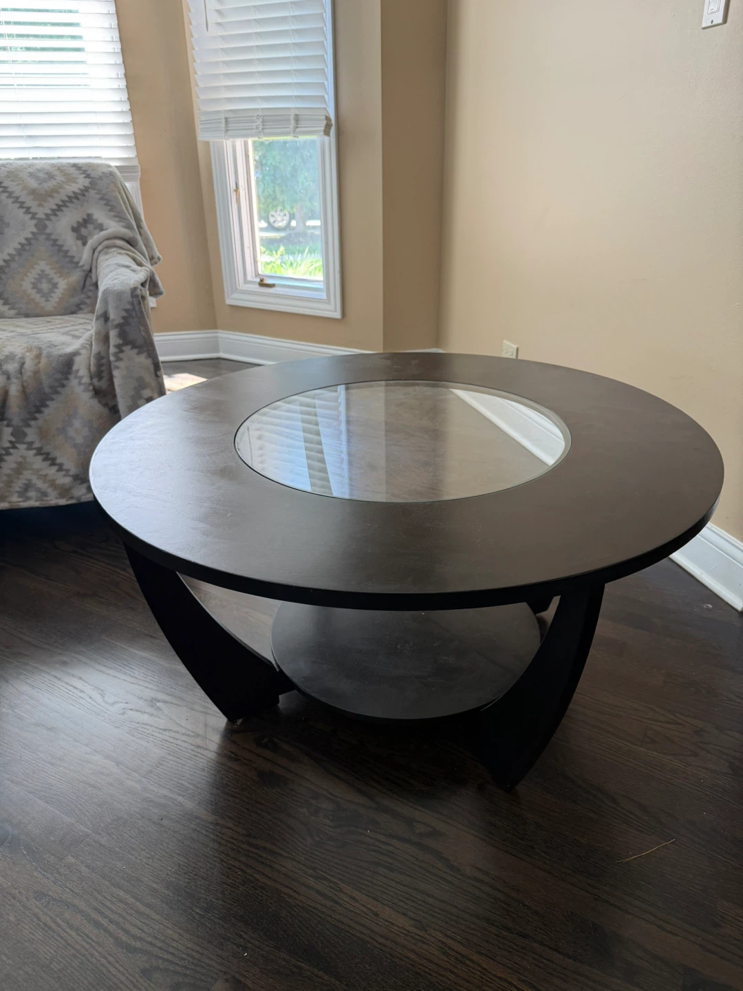 Round Coffee Table with Glass Insert - photo 2