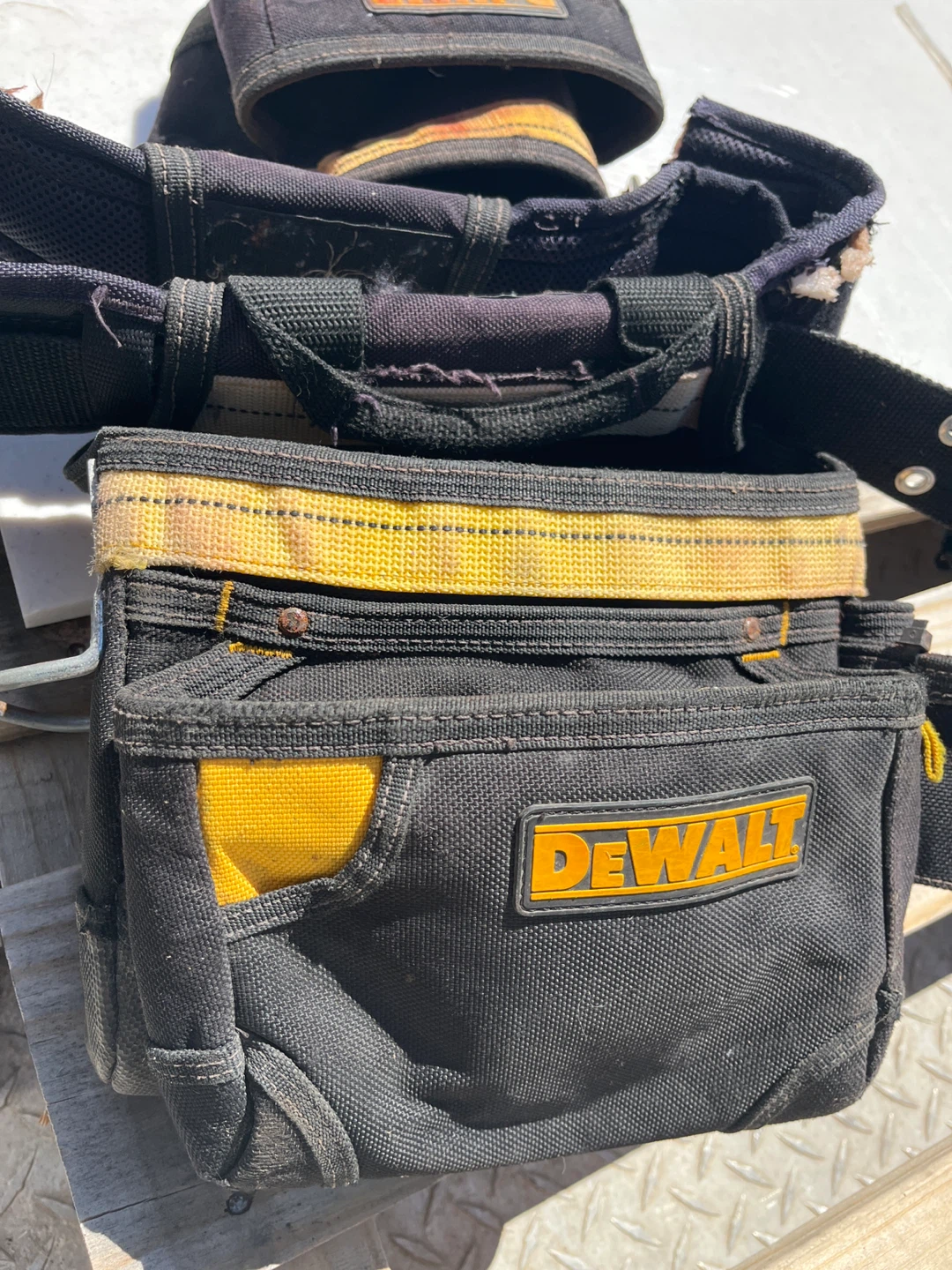 DeWalt Tool Belt and Pouches - photo 2