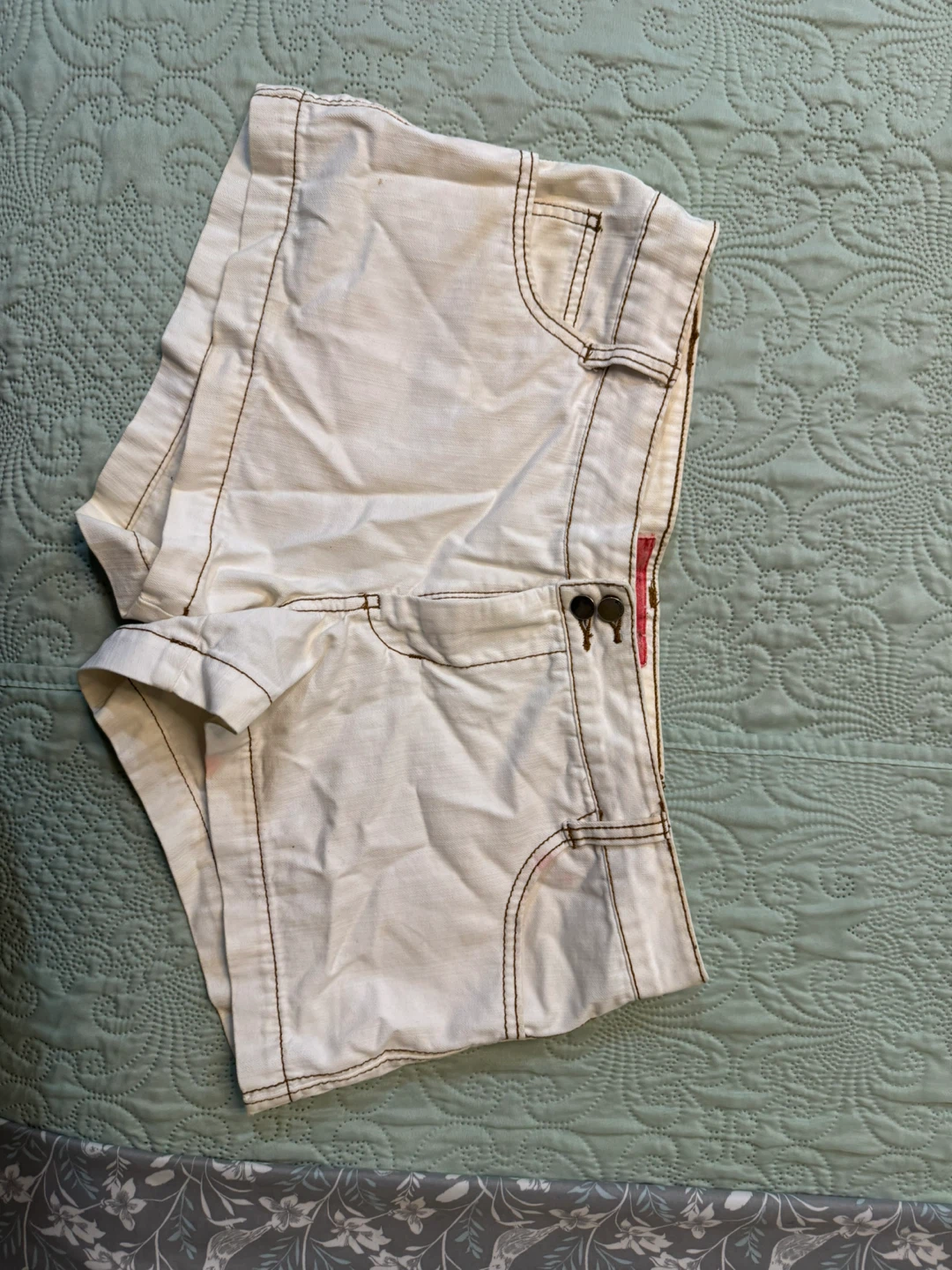Mossimo Women White Denim Shorts Size 11 - photo 3