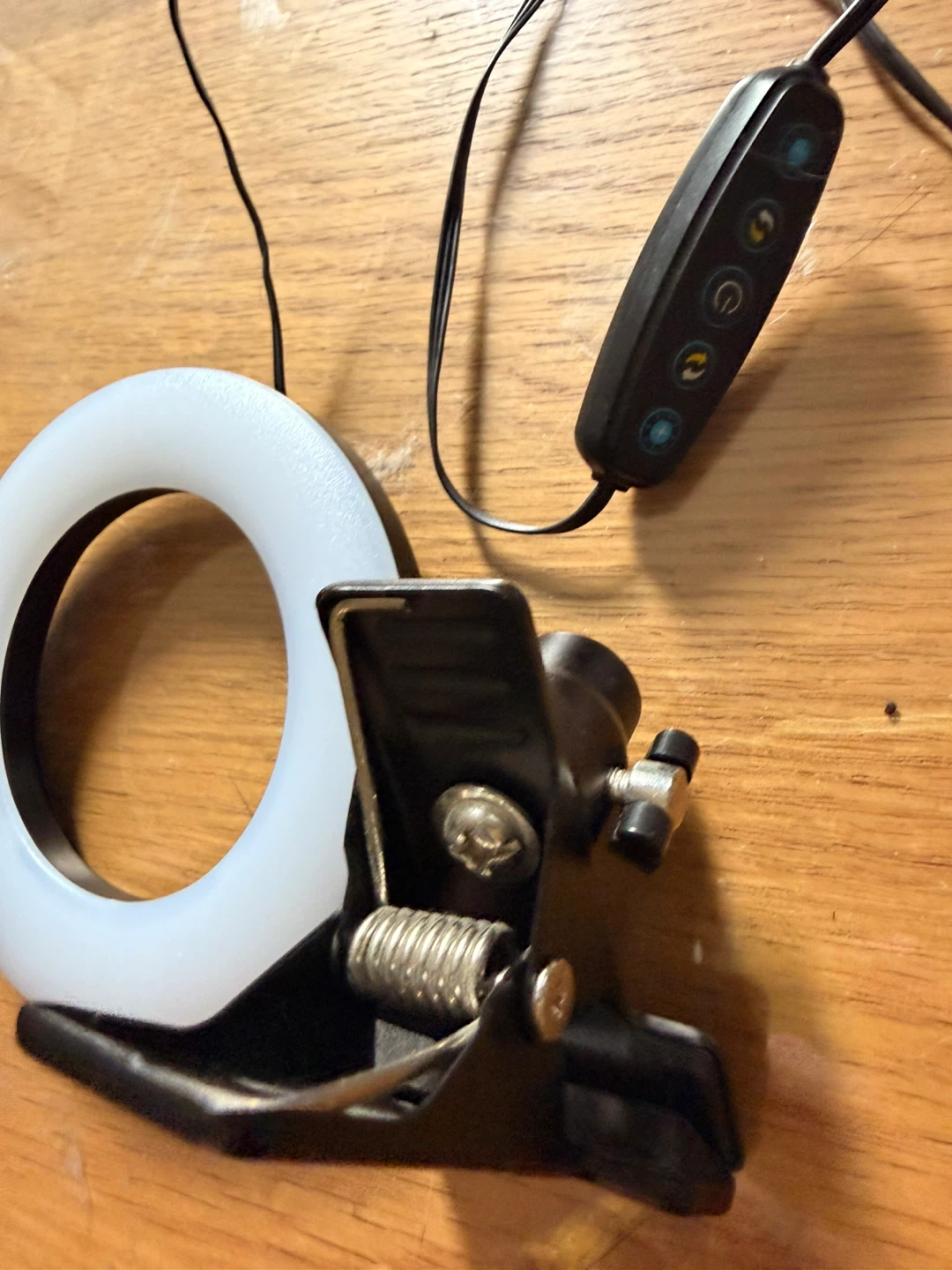 Clip-on Ring Light with USB Power - photo 3