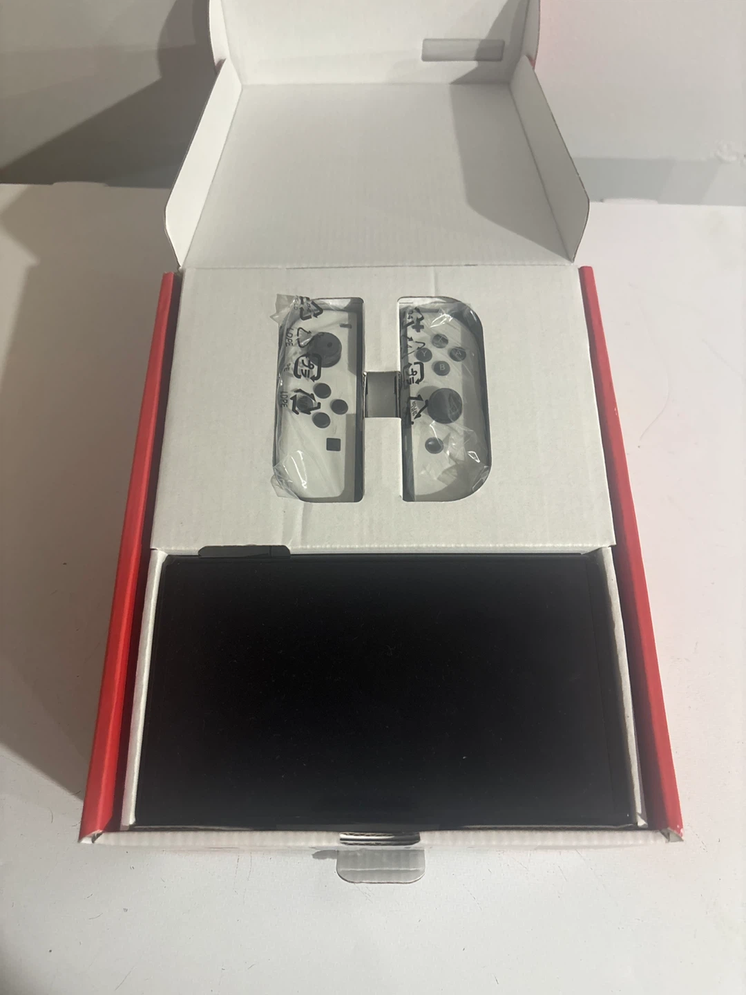 Nintendo Switch OLED White - photo 3
