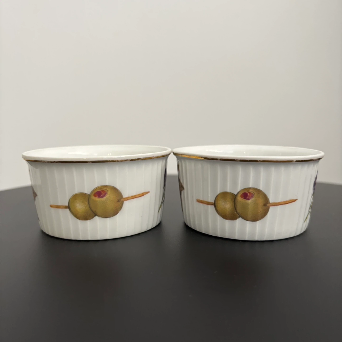 2 Royal Worcester Evesham Porcelain Ramekins - photo 3