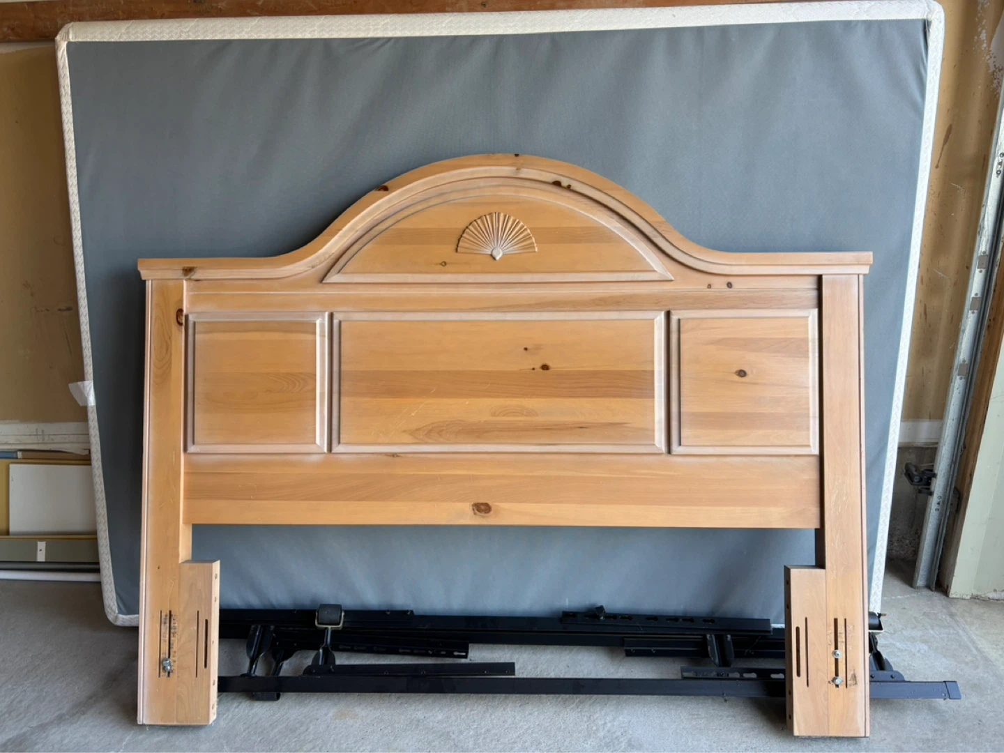 Queen Bed Set – Headboard + Frame + Box Spring - photo 3