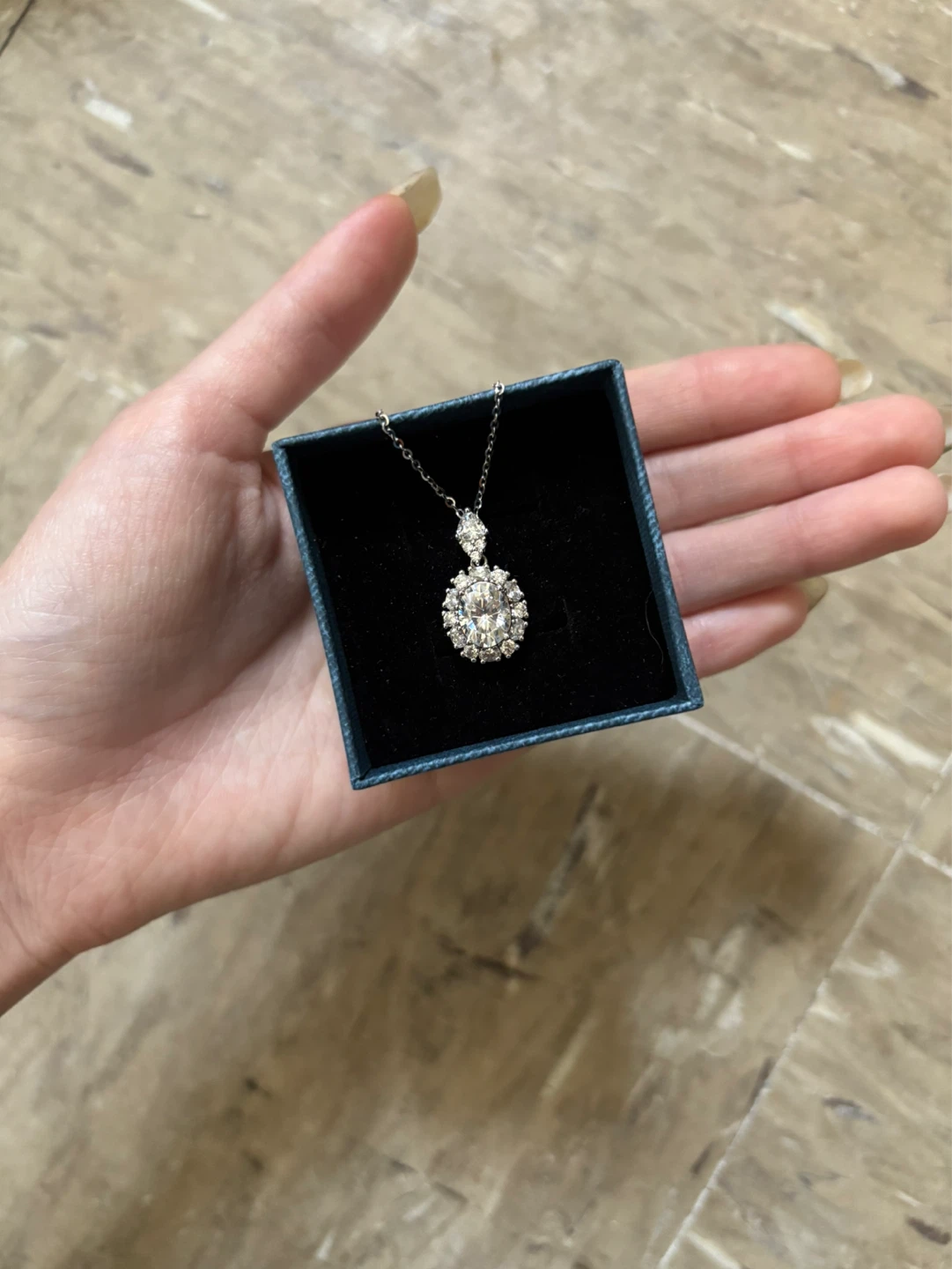 Oval Moissanite Halo Necklace (2ct)