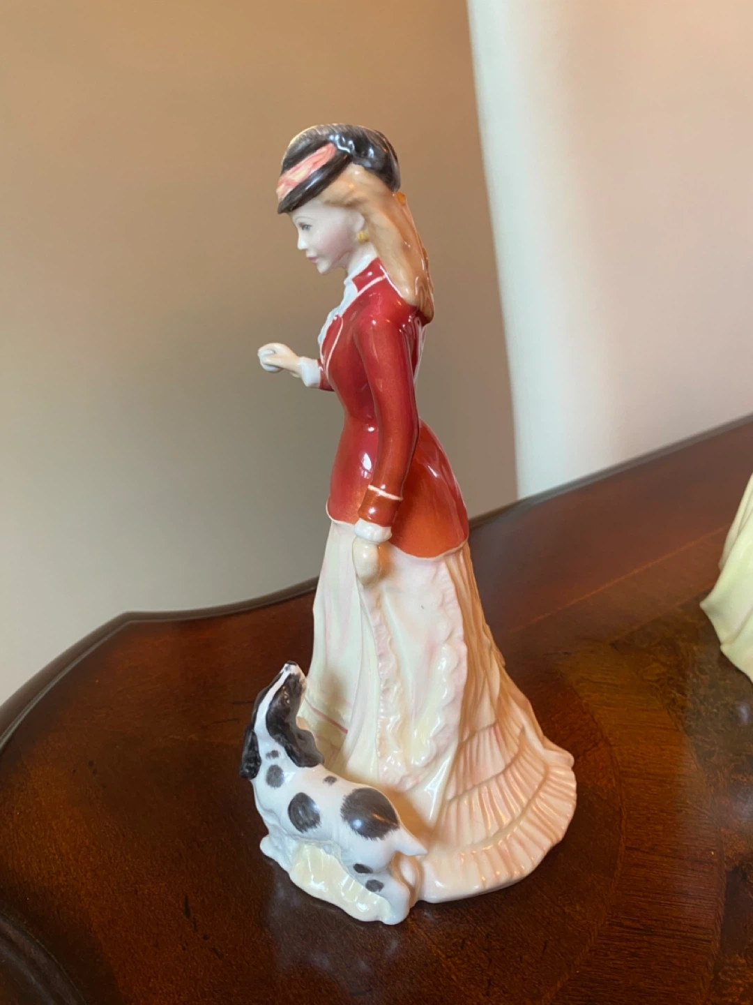 Royal Doulton Sarah Figurine HN 2735 - photo 2