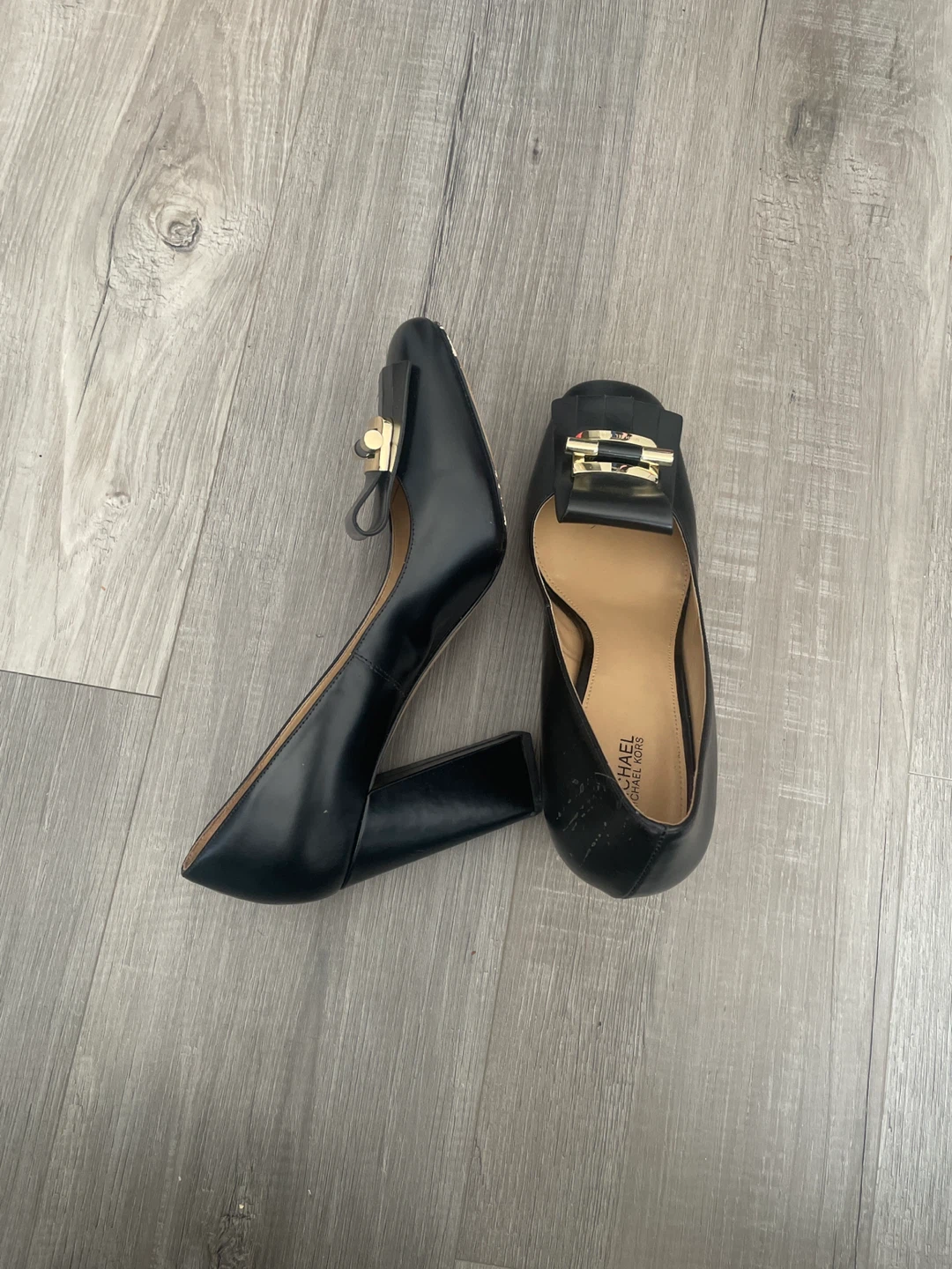 Michael Kors Black Leather Heels Size 9.5 - photo 4