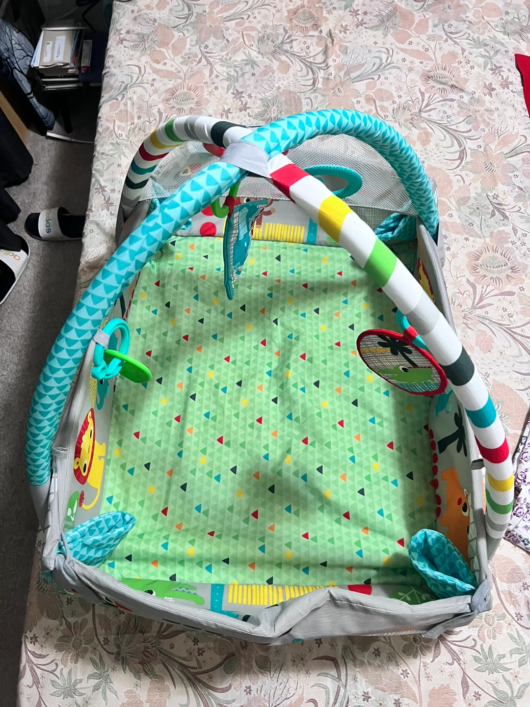 Fisher-Price Deluxe Kick 'n Play mat