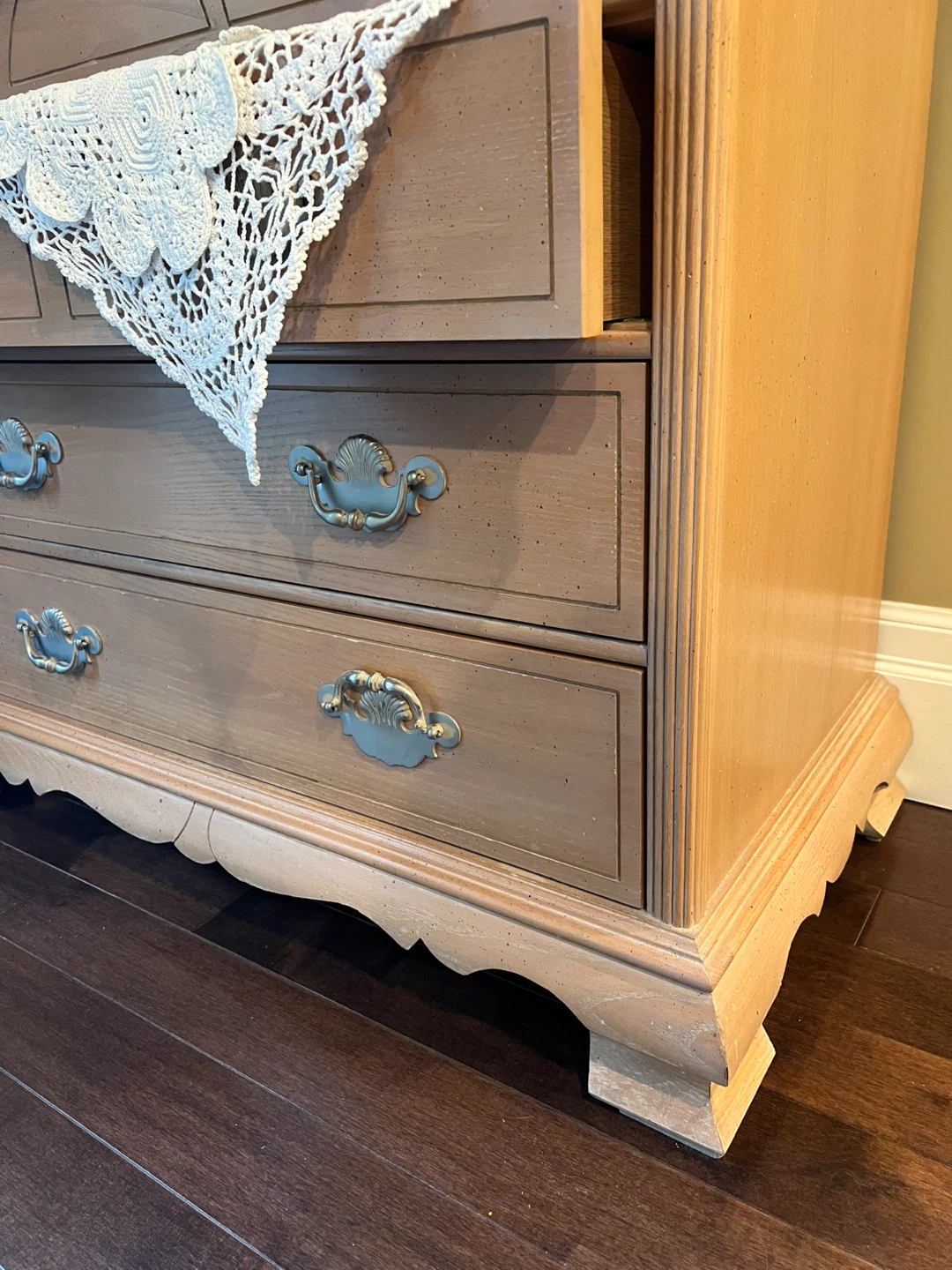 Vintage Solid Wood Chest of Drawers/Dresser - photo 4