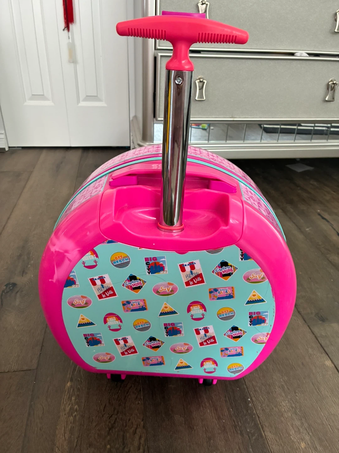 LOL Surprise Rolling Suitcase Toy - photo 3