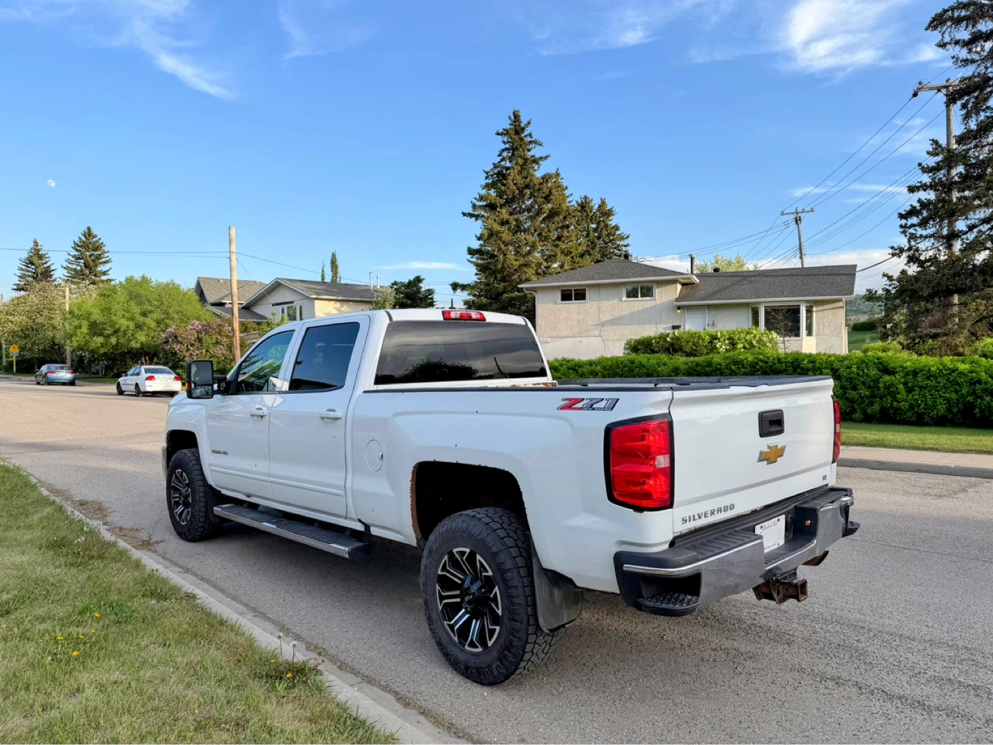 2019 Chevrolet Silverado 2500HD LT Z71 4WD Crew Cab - photo 4