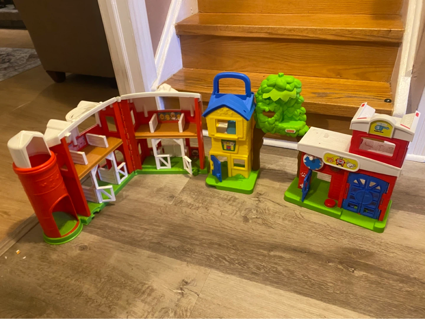 Fisher price little people barn & animal rescue