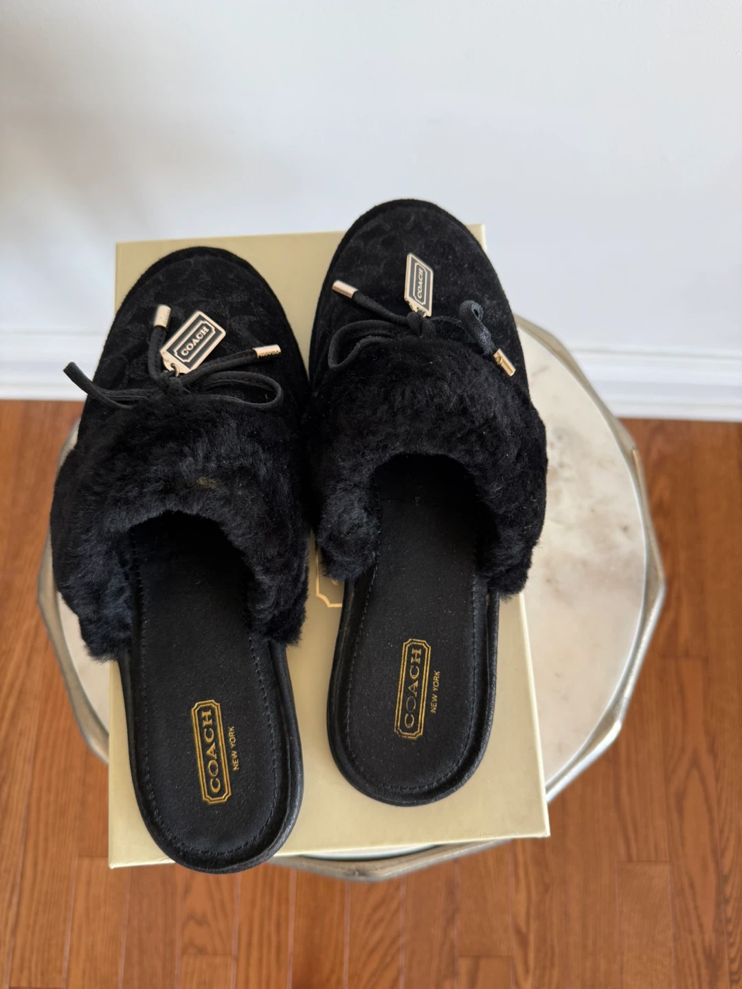 Coach Black Suede Shearling Lined Slippers size 7.5 - photo 5